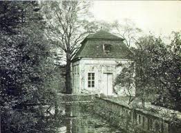 Schloss Tiefenau Gartenhaus 1914 Schloss Tiefenau Wikipedia In 2020 House Styles House Cabin