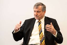 Die fdp ist viel zu weit nach rechts gerückt, sagte der frühere bundesinnenminister dem. Landtagswahl 2021 Fdp Politiker Kritisiert Umgang Mit Pandemie Oberndorf Umgebung Schwarzwalder Bote