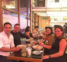 Nabil sempat mengusik neelofa dan hans yang pernah menjalinkan hubungan cinta sebelum ini. Datuk Hans Isaac Dan Neelofa Keluar Bersama