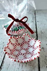 Screenshot of dolly parton performing hard candy christmas via youtube. Diy Peppermint Candy Bowls Princess Pinky Girl