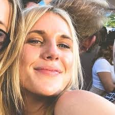 Emily Robitaille's Instagram, Twitter & Facebook