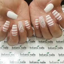 Acrylic Black And White Striped Nails 41 Chic White Acrylic Nails To Copy Page 2 Of 4 Stayglam White Acrylic Nails Striped Nails Simple Nail Art Designs