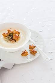 Weihnachtssuppe Mit Blatterteigsternen Weihnachtssuppe Weihnachtsessen Vorspeise Vorspeise Weihnachten
