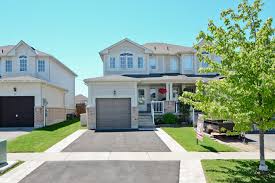 12 Annisson Crt Bowmanville Stunning 3 Bedroom End Unit Townhouse With Finished Basement In Family Friendly Bowmanvill Fenced In Yard Oak Stairs Pot Lights