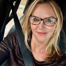 Can anyone recommend a good chiropractor in the area?