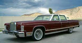 1977 Lincoln Continental Town Car With Fixed Glass Moonroof See More About Lincoln Continental Lincoln And Guys Lincoln Continental Old American Cars American Classic Cars