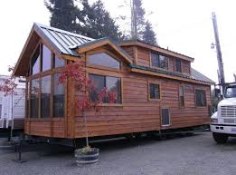 Luxus Wohnwagen Vor Und Nachteile Des Lebens Auf Radern Kleines Zuhause Luxus Wohnwagen Mikrohaus Design