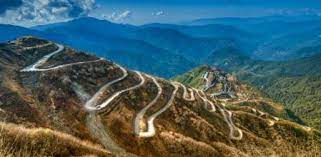 Este es un hito nacional, que es ampliamente conocido en todo el mundo. Las 5 Carreteras Mas Peligrosas Del Mundo