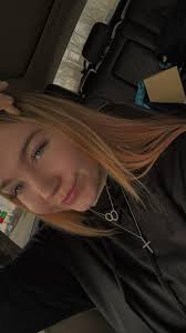 Hi everyone! My names Halee (I'm 22) and I'm a flight attendant recently  based here in Philly and I've come to love it here so I'm looking for a  roommate to split