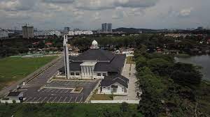 Kuala lumpur uluslararası havaalanı yaklaşık 32 kilometre uzaklıktadır. Drone Footage Masjid Kg Sri Aman Puchong Youtube