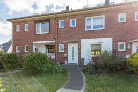 Hier finden sie immobilien vieler immobilienportale und durch die einfache & schnelle immobiliensuche mit intuitiven filtermöglichkeiten ist das ziel traumimmobilie zum. Aktuelle Kaufangebote Fur Hauser Von Holzapfel Immobilien