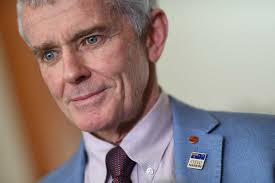 One Nation senator Malcolm Roberts shares misinformation on COVID-19  vaccine adverse effects - ABC News