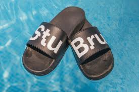 De ochtend suckt iets minder met stubru. Stubru Zwarte Stubru Slippers Met Zwarte Zool