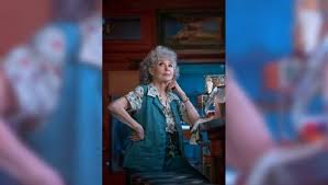 Rita moreno (born december 11, 1931) is a puerto rican actress, dancer and singer. Xdsnuxkk7wbwgm