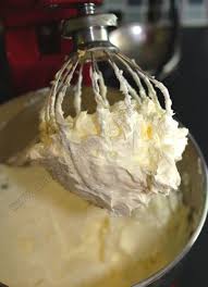 Creme Au Beurre A La Meringue Italienne Amuses Bouche Recette Creme Creme Au Beurre Recette Creme Pour Gateau