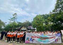 HUFLITer vượt qua giới hạn bản thân tại giải chạy “Run your own race - Chạy  cùng thanh xuân” - HUFLIT