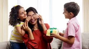 Mothers day gifts for mom: Happy Mother S Day 2018 5 Super Cool Gifts To Surprise Your Super Mom Lifestyle News The Indian Express