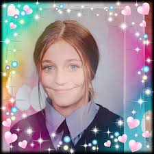 Aimee Fraser's Instagram, Twitter & Facebook