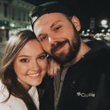 Kendrick Lamar's Super Bowl performance proved one thing—he's not a  superstar entertainer. Despite having the biggest song of the year and  being widely respected as a rapper, his set lacked the energy,