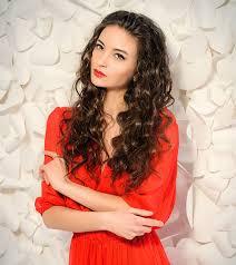 10 makeup looks that go perfectly with a red dress. 9 Stunning Makeup Ideas You Can Try With Your Red Dress