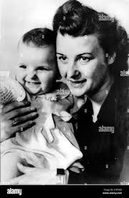 His mother eva Black and White Stock Photos & Images