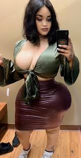 Shorty Wit Dem Thighs and Phatty - ShesFreaky