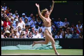 Melissa Johnson, the first streaker at Wimbledon Stadium in 1996 : r/pics
