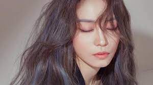 This hair dye product comes with several colors that you can choose following your preference, such as rose god, new york ash, and milk tea brown. The Top Hair Color Trends In Korea For 2019 According To Pros Allure