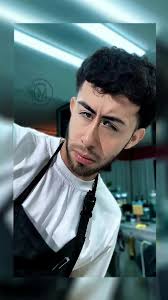 Cantante De Banda Corte De Pelo Chueco