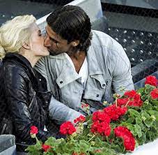 Eigentlich wollten lena gercke und sami khedira noch dieses jahr ihre liebe mit einer romantischen trauung besiegeln, doch nun kam alles anders, als geplant. Heiratsantrag Lena Gercke Und Sami Khedira Sind Verlobt Welt