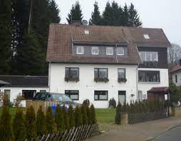 Gjester kan hygge seg i gjestgiveriet hage, og det er kort vei til mange av områdets populære turistattraksjoner. Pension Haus Am Wald Ab 83 8 8 Bewertungen Fotos Preisvergleich Braunlage Tripadvisor