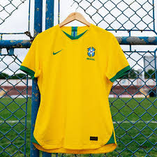 A seleção de futebol feminino dos estados unidos é a equipe feminina, formada pelas melhores atletas que representam os estados unidos nas competições internacionais. Em Momento Historico Selecao Feminina Estreia Camisa Sem Estrelas Do Masculino Vamos Conquistar Nossa Estrela Selecao Brasileira Ge
