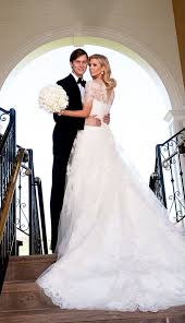 Ivanka Trump Marries Jared Kushner At Mar A Lago In Palm Beach Florida Trump Wedding Dress Celebrity Wedding Dresses Celebrity Wedding Gowns