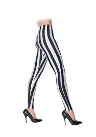 Black And White Striped Tights Outfit B W Striped Leggings How To Not Look Like A Clown Carey Fashion In 2020 Striped Leggings Black White Stripes Strip Leggings