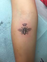 I am excited to announce that queen bee tattoo & piercing studio is now open by appointment only! Queen Bee Tattoos Novocom Top