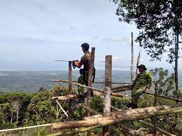 Bila terkenangkan bangsa sendiri dan juga kampung halaman berada jauh di bumi permai kerajaan sepatutnya memberikan tumpuan bagi masyarakat di sipitang ini yang kian merosot taraf kehidupan mereka, anak2 muda meninggalkan. 9 Tempat Menarik Popular Di Sipitang Sabah Eksplorasi Sabah