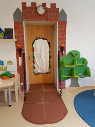 Ausmalbilder ritterburg, ritter und piraten gratis für kinder, jungendliche und erwachsene kostenlos ausdrucken und ausmalen, die malvorlagen für kinder einfach downloaden und drucken. 41 Ritter Prinzessinnen Und Was Dazu Gehort Ideen Ritter Kindergeburtstag Ritter Rittergeburtstag