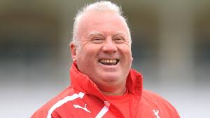 Jon Lewis: Sussex head coach Mark Davis tips his assistant for England role 