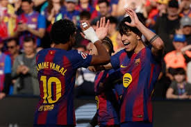 Barcelona aprovecha tropiezo del Real Madrid y retoma liderato de La Liga con triunfo ante Levante