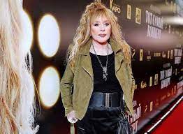 Имя аллы пугачёвой вновь создало необычайный резонанс в сети: Alla Pugacheva Otmenila Prazdnichnye Meropriyatiya