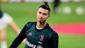 الدقيقة 15 جووول أول للمنتخب البرتغالي كريستيانو رونالدو، هجمة مرتدة سريعة للمنتخب البرتغالي بمجموعة من التمريرات المتردجة من الخلف للأمام أنهاها ديوجو جوتا بتمريرة بينية. Ø£ÙØ¶Ù„ Ù…Ø§ Ù‚Ø§Ù„Ù‡ Ø§Ù„Ù†Ø¬ÙˆÙ… Ø¹Ù† ÙƒØ±ÙŠØ³ØªÙŠØ§Ù†Ùˆ Ø±ÙˆÙ†Ø§Ù„Ø¯Ùˆ Ø§Ù„Ù†Ù‡Ø§Ø±