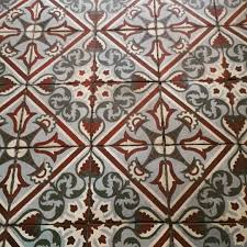 Hose Promise Chose Due Apres Vous Avoir Montre Les Carrelages De L Entree D Une Malouine Hier Je Vous Presente Ceux De La Ver Carrelage Veranda Carreaux Ciment
