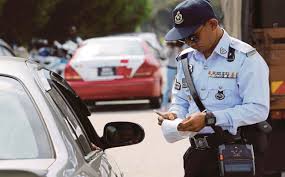 Jalan balai polis is a minor road on the southern side of the kuala lumpur chinatown. Sempena Krismas Polis Trafik Kl Bagi Hadiah Diskaun 50 Saman