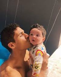 Rio ferdinand has claimed raphael varane has told real madrid he is keen to leave the club, with manchester united poised to announce his imminent arrival. 680 Varane Ideen In 2021 Franzosische Nationalmannschaft Fussball Ronaldo Cristiano