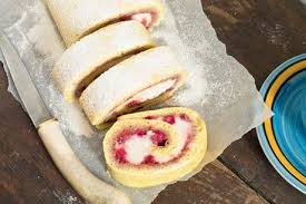 Erdbeerroulade Rezept Rezept Erdbeerroulade Rezepte Lebensmittel Essen