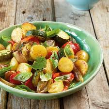Ofengemsesalat Mediterraner Vegetarisch Hauptspeise Kartoffeln Kategorien Personen Vegetable Salad Recipes Healthy Recipes Easy Snacks Vegetable Salad