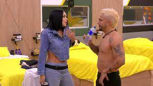 Laura González dice que no tiene NADA que hablar con Karina García en La  casa de los famosos Col | Altafulla se acercó a Laura González para  aconsejarle que hablara con Karina