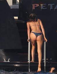 Bruna Marquezine Fap Butt Ass Thong Bikini Pelada | Photo 2024