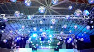 Aqui te daremos la informacion de las fiesta en los bares,drinks y discotecas de santo domingo. Decoracion Fiesta Disco Youtube