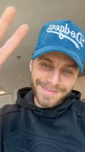 Facebook Artist of the Day, let's go! 💪🏼 If y'all haven't already, be  sure to listen to my version of “How Great Thou Are” 🙏🏼 Love Y'all!